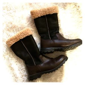 Ugg Australia size 10 brown sheepskin boot